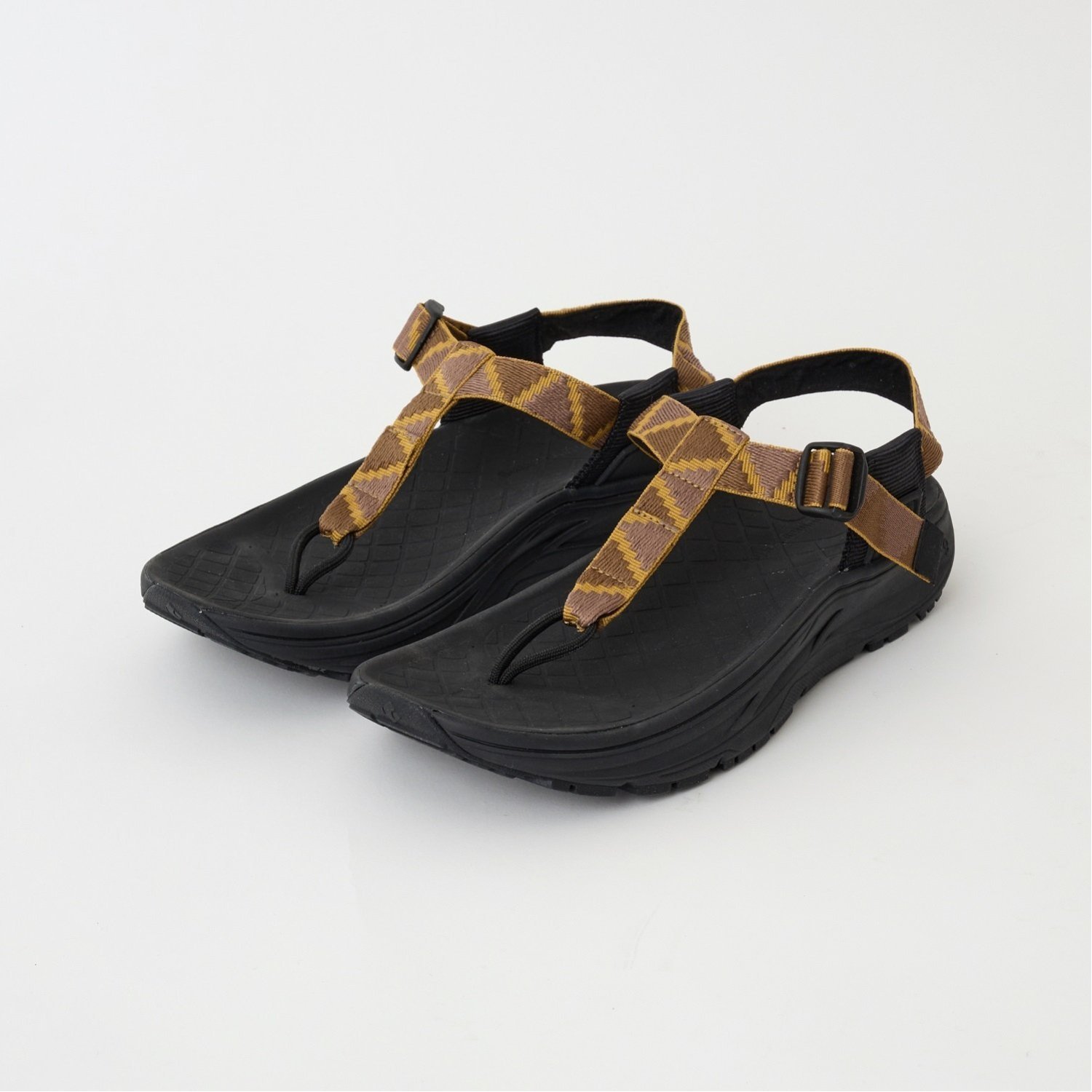 ホワイトマウンテニアリング　サンダルVIBRAM SOLE CONTRASTED 楽天市場】ホワイトマウンテニアリング White Mountaineering
