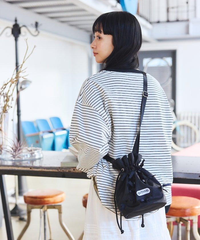 DAKS プリーツ素材巾着ミニクロスボディバッグ（３色） ショルダーバッグ 巾着 かわいい 2way ミニショルダー 巾着