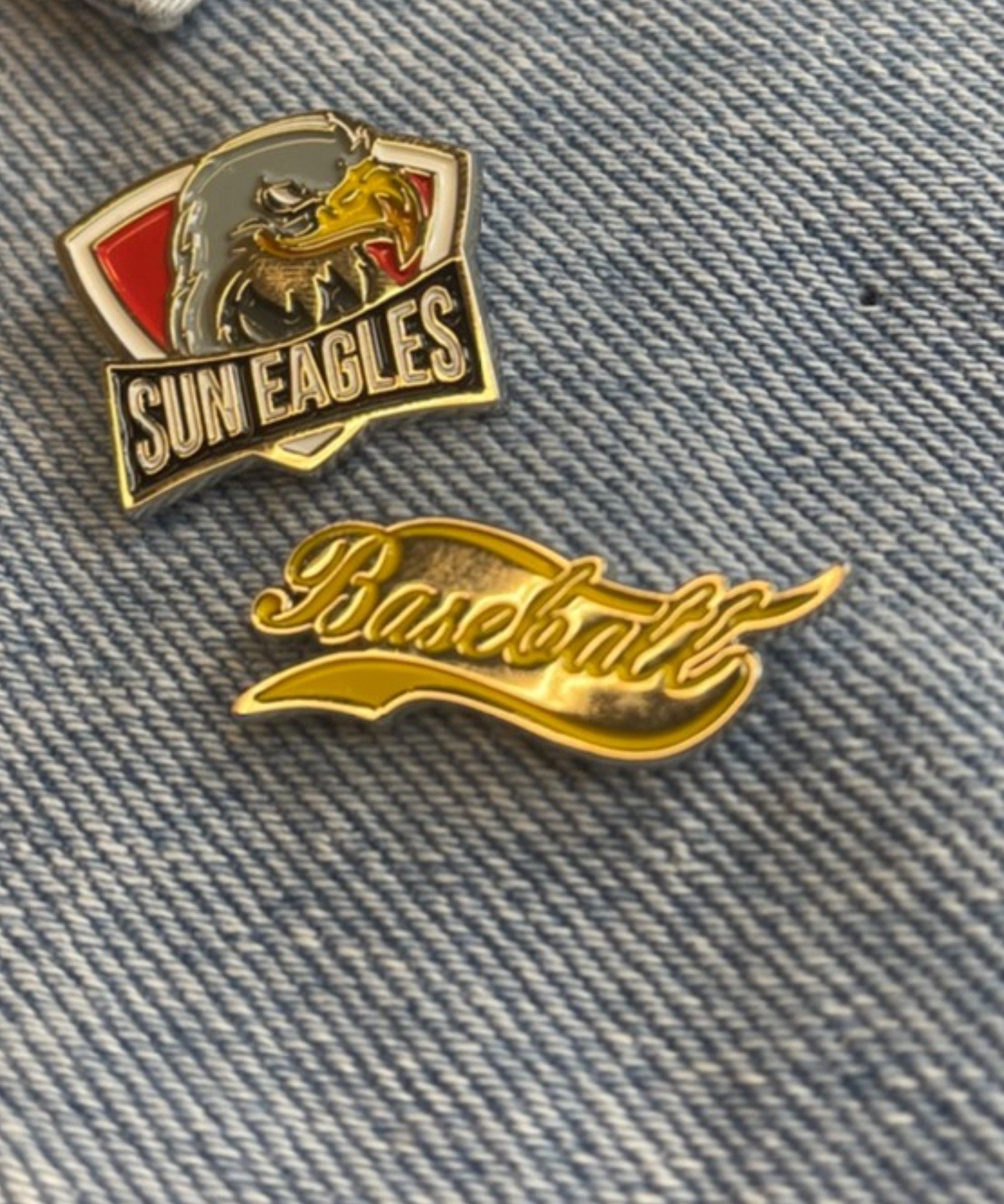 VISVIM PIN BADGE ピンバッジ 楽天市場】【中古】VISVIM PIN BADGE VISVIM ピンバッジ