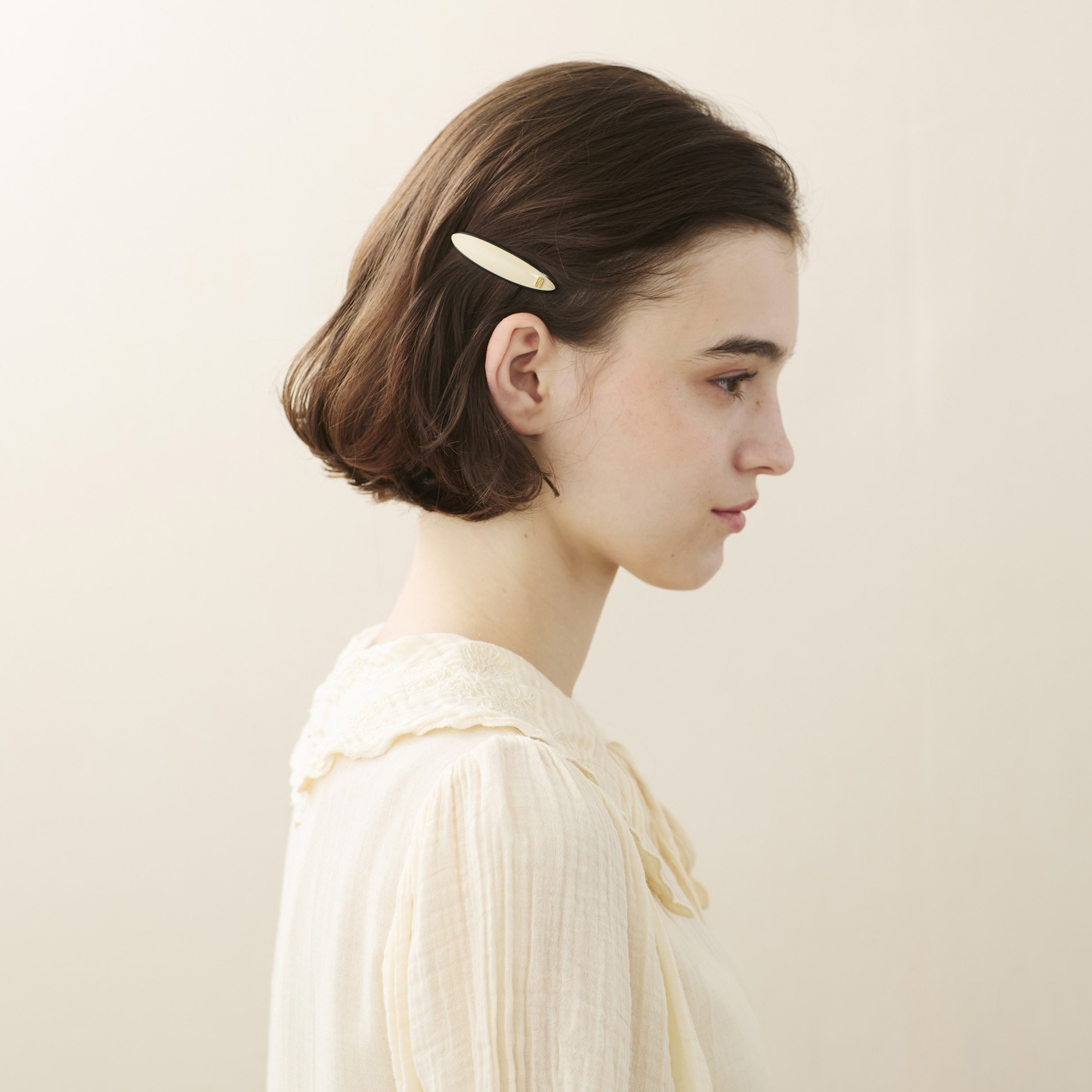 アレクサンドルドゥパリ　ヘアピン　花　ドット　スワロフスキー　ピンク　可愛い TIMELESS COLLECTON】 肌なじみのいいヌードピンクのカラーが