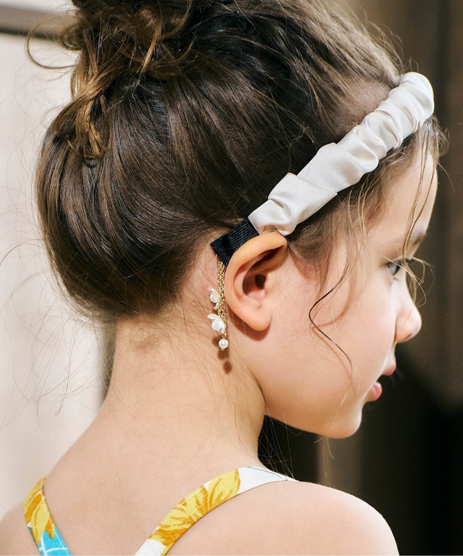 楽天市場】イヤリング付きサテンカチューシャ ▽▽ 女の子