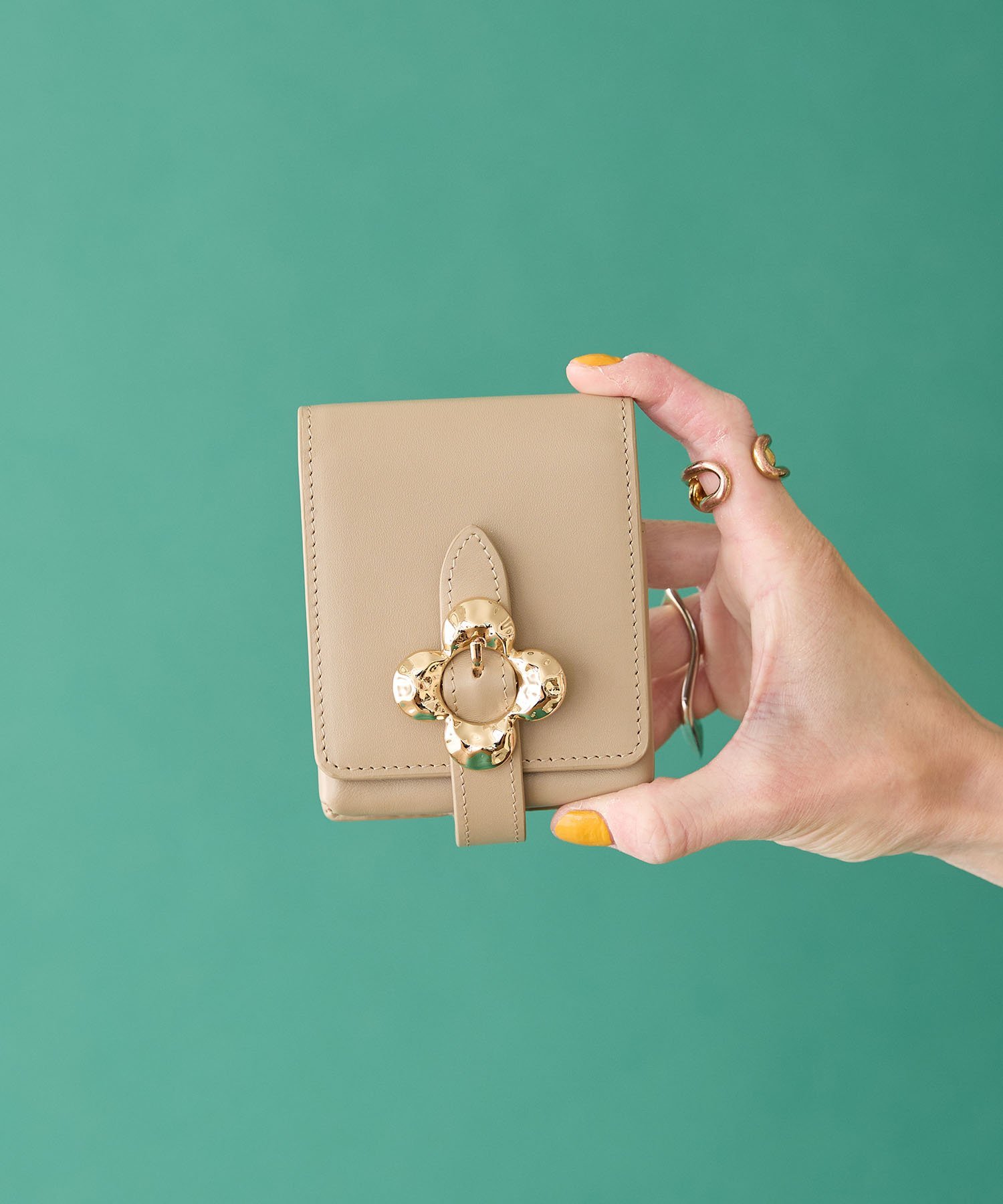 SALE／30%OFF】HASHIBAMI フラワーバックル リップケース ハシバミ