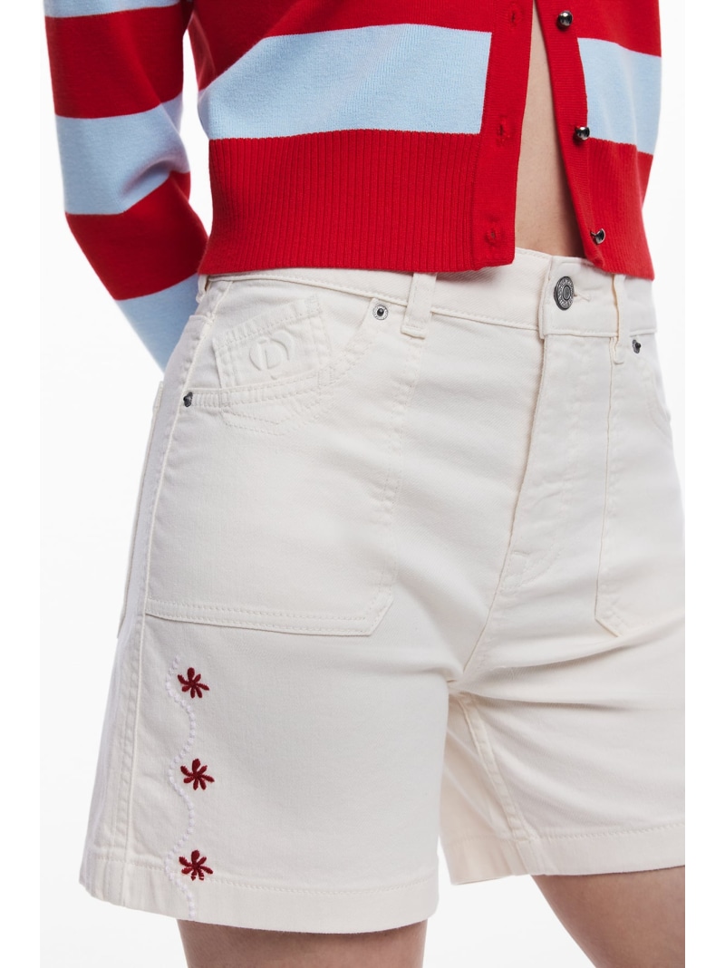 【SALE／30%OFF】Desigual 刺しゅう入り口・入口ショートデニムパンツ デシグアル ズボン下 デニム・ジーンズズボン下 白いこと【RBA_E】【貨物輸送無料】