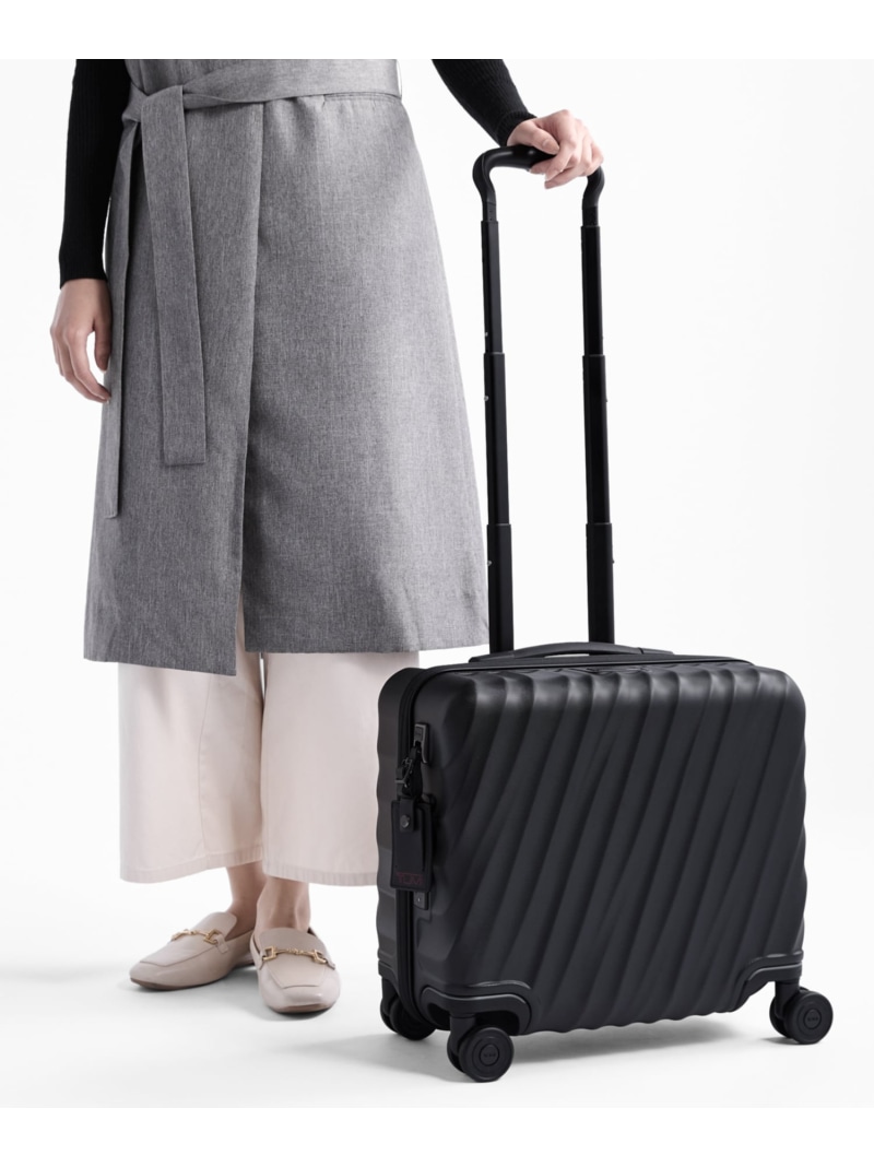 TUMI 【堅苦しさ店】5年引き受ける 19 DEGREE コンパクト・キャリーオン 機内持ち込み トゥミ 御徒面子 旅行バッグ・キャリーバッグ 黒いこと【先んずる取っておく】*【貨物輸送無料】