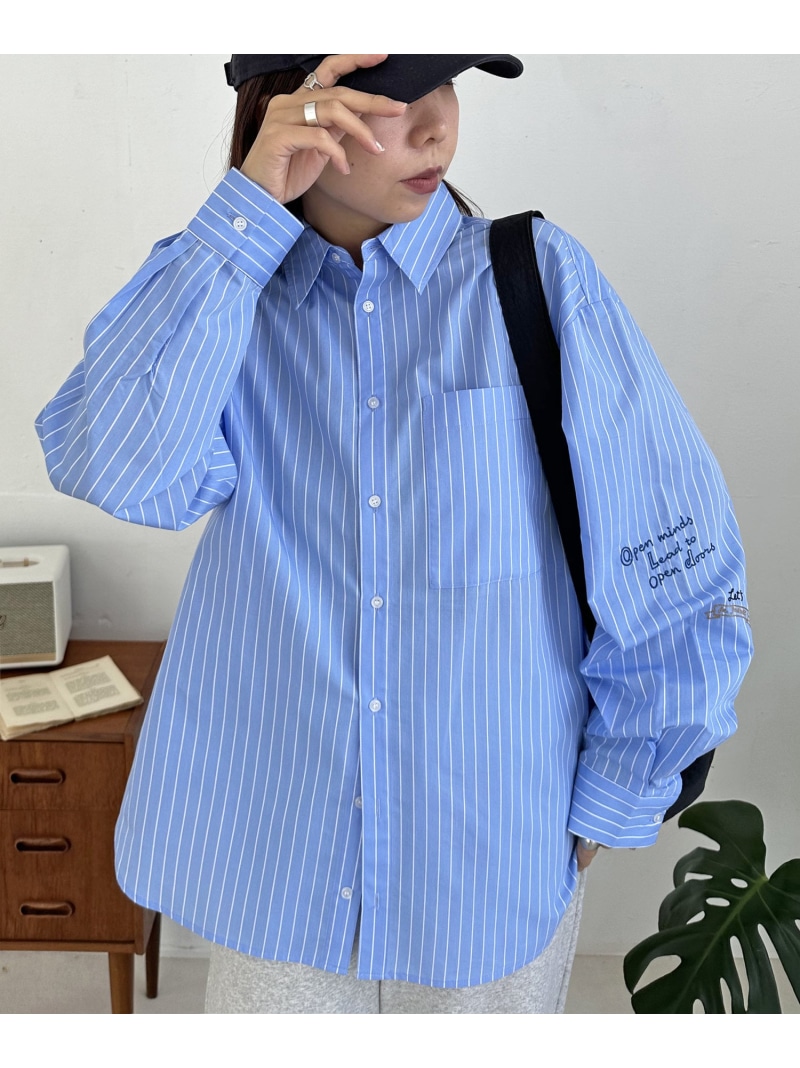Discoat 【ユニセックス/WEB限定】ハンドライトロゴ刺繍オーバーシャツ ディスコート トップス シャツ・ブラウス ブルー ホワイト【送料無料】