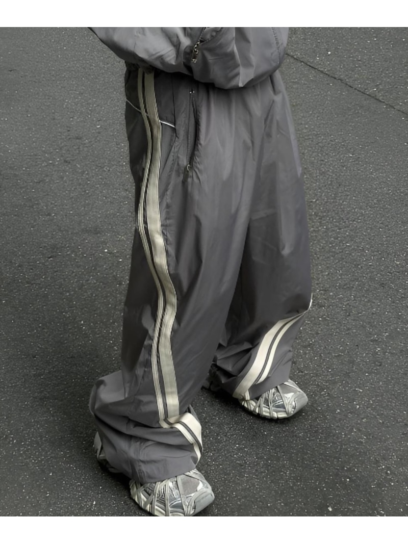 Chikashitsu + 【Chikashitsu +】set up side line track pants / ナイロンパンツ トラックパンツ ネバーマインドザエックスユー/チカシツプラス パンツ カーゴパンツ ブラック グレー【送料無料】| Fashion Men