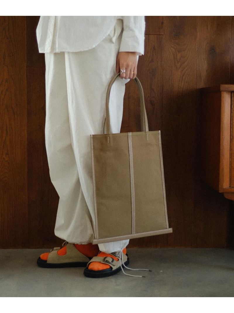 KATHARINE HAMNETT LONDON KATHARINE HAMNETT LONDON/(U)STITCHED COMBI TOTE リバースプロジェクトストア 御徒面子 トートバッグ ベージュ 黒いこと【貨物輸送無料】