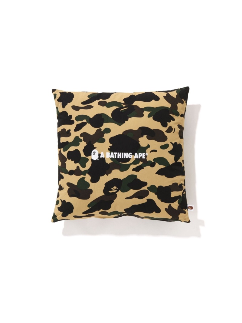 A BATHING APE A BATHING イエロー APE CAMO CUSHION グリーン