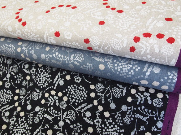 45/% Linen 55/% Cotton Cottage Floral Blossoms on Natural Cotton Linen Fabric
