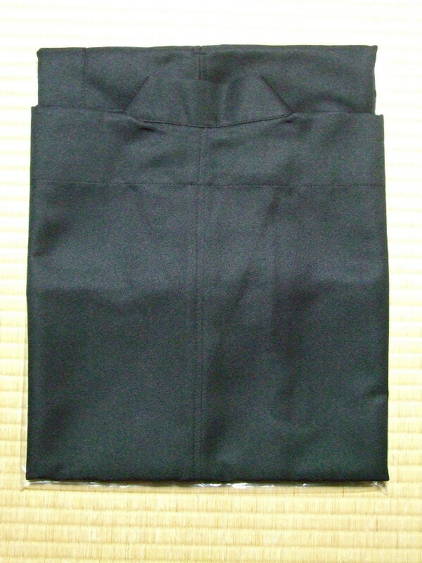ポリ100%「黒色」　弓道衣(上衣)　サイズ：S・M・L・LL　左後ろにポケット付き