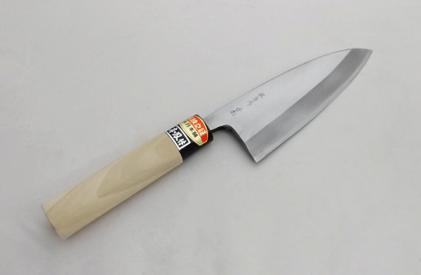 水月 出刃包丁 150ミリ 全長29センチ 刃渡り15センチ 片刃 重さ280g の出刃包丁 ハガネ作り 家庭用で一番使われるサイズ 魚 三枚卸し 出刃 150mm
