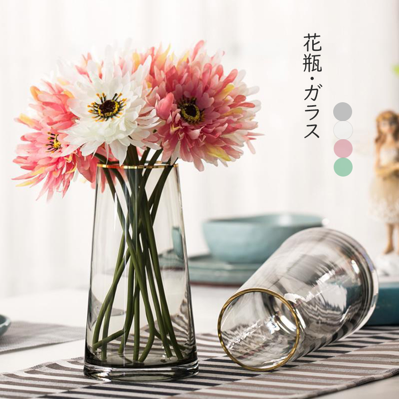 ガラス素材の花瓶1