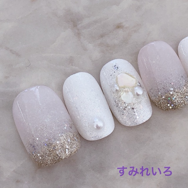 楽天市場 ネイルチップ つけ爪 ブライダル かわいい ショート ロング 白無垢 春ネイル Nail プレゼント 短い爪 小さい爪 大きい爪 ベリーショート ちび爪 白系 ウエディングネイル 付け爪 クラッシュシェル風 ジェルネイル 1625 ホワイトラメシアーラメキラキラシェル