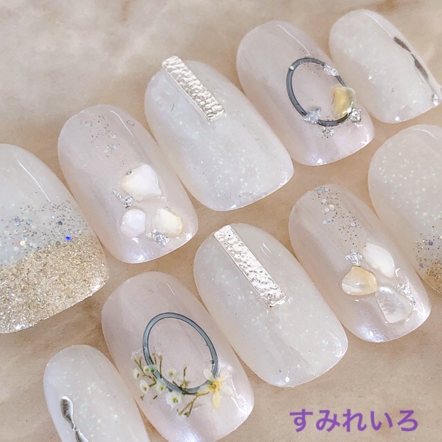 楽天市場 ネイルチップ つけ爪 ブライダルネイル かわいい ショート ロング ブライダル 秋ネイル Nail プレゼント 短い爪 小さい爪 大きい爪 ベリーショート ちび爪 大人ネイル 付け爪 ホワイトネイル 白 1650 ホワイト系シルバーシェルボタニカルフラワー B Ap