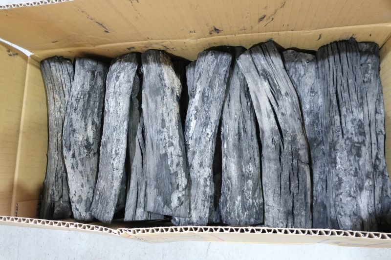 土佐備長炭　割（生産者指定）１２ｋｇ（20250326001）　馬目樫、品質高い、人気、国産、備長炭、炭、