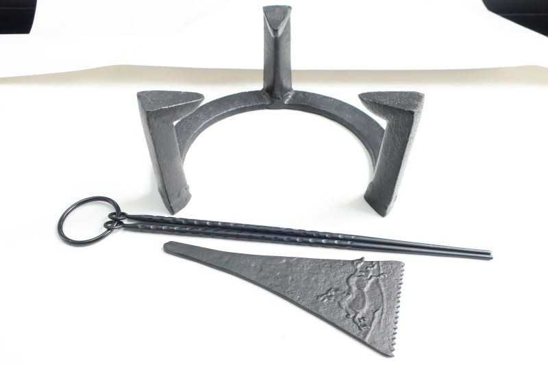 【人気商品　五徳大中小3個】五徳　鉄製　三ツ爪 五徳大　五徳中　 五徳小 人気商品 五徳大中小3個】五徳 鉄製 三ツ爪 五徳大 五徳中 五徳小