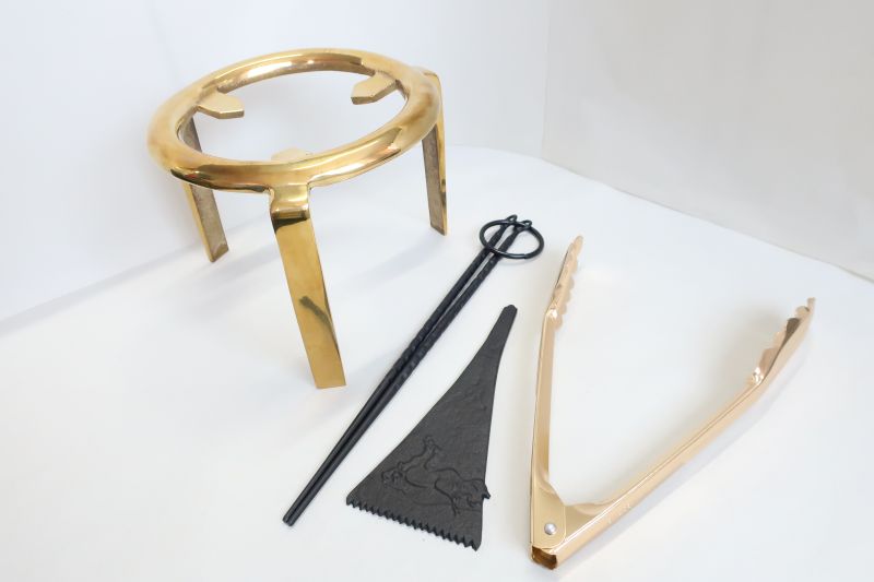 真鋳五徳直径17cm　トング　南部鉄灰ならし火箸セット