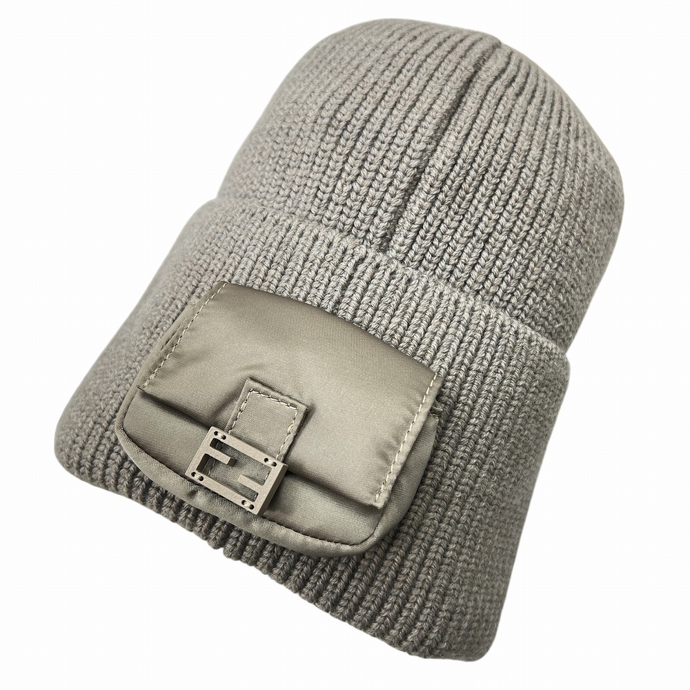 【中古】FENDI フェンディ FXQ938 バケットバッグデザイン ロゴタイプ 隠し付き添い人 ビーニー かぶり笠 編み物帽 編み物旗がしら 編み物帽 かぶり笠 羊毛 絨毛 レディース お上さん用 ベージュ グレージュ【ブランド名美術館東心斎橋店】