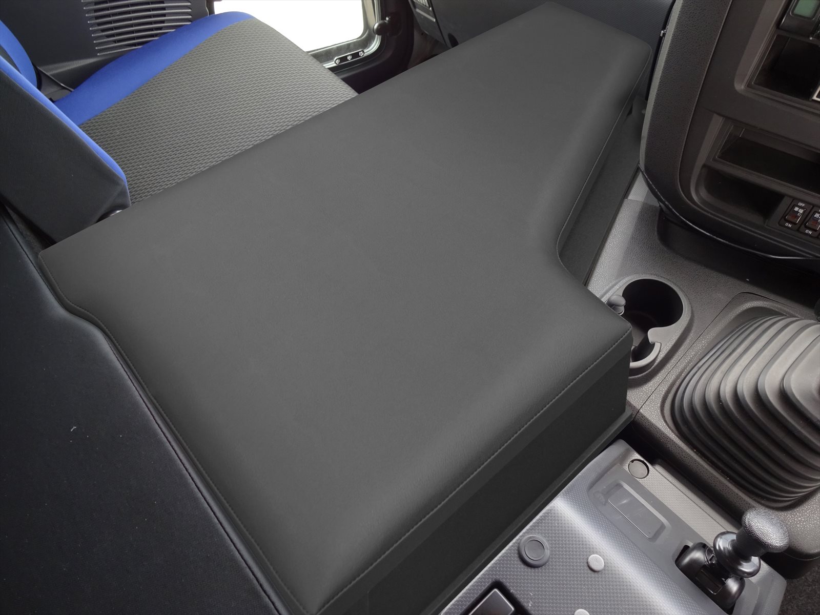 いすゞ 新型ギガ ファイブスター 収納 内装 フラットマット ベース ロング センターボード センターフラットキット マット センターマット センターベース ギガ ベース板 フラットギガ センターコンソール 板 コンソール 15 寝台 新型 ボード 15ギガ トラック いすゞ 新型ギガ ファイブスター 収納 内装 フラットマット ベース ロング センターボード センターフラットキット マット センターマット センターベース ギガ ベース板 フラットギガ センターコンソール 板 コンソール 15 寝台 新型 ボード 15ギガ トラック