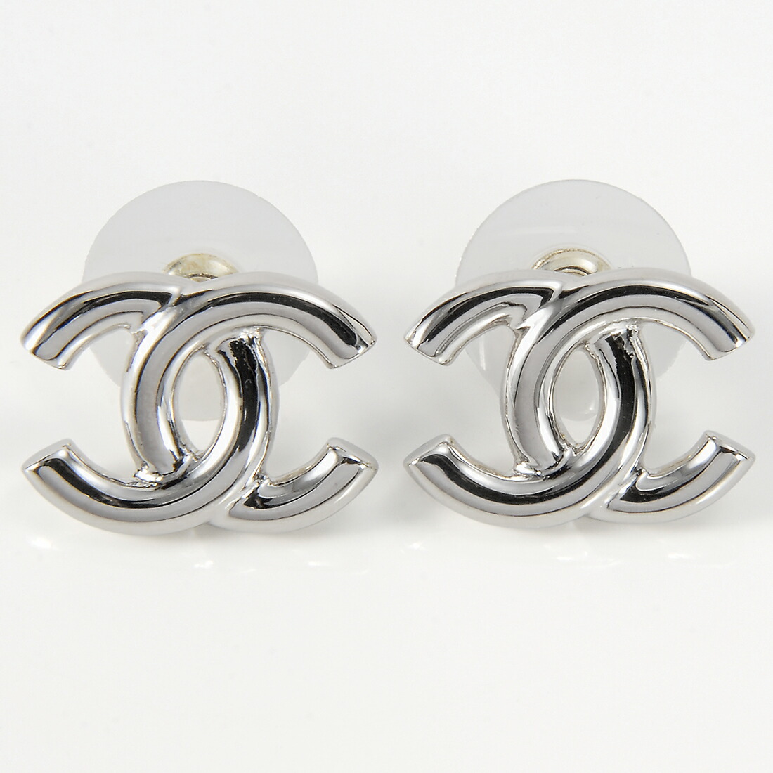 CHANEL シャネル CC ピアス ロゴ ホワイト イヤリング CHANEL シャネル ピアス CCモチーフ ココマーク/スイングパール
