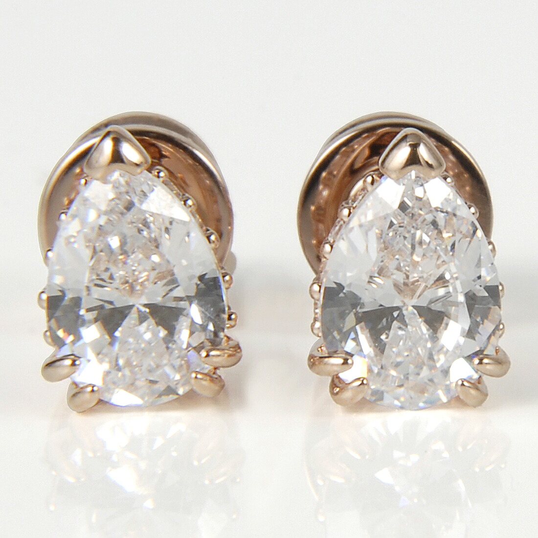 お買い物マラソン期間P5倍 スワロフスキー Swarovski ピアス レディース 5734248 Stilla｜s-select
