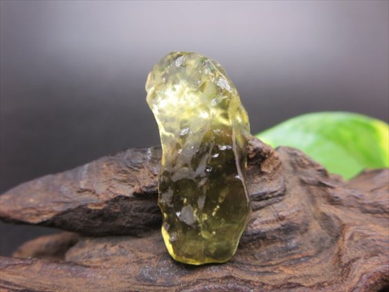 楽天市場】【原石】リビアングラス6g【一点物】【鑑別済み】 : 天然石