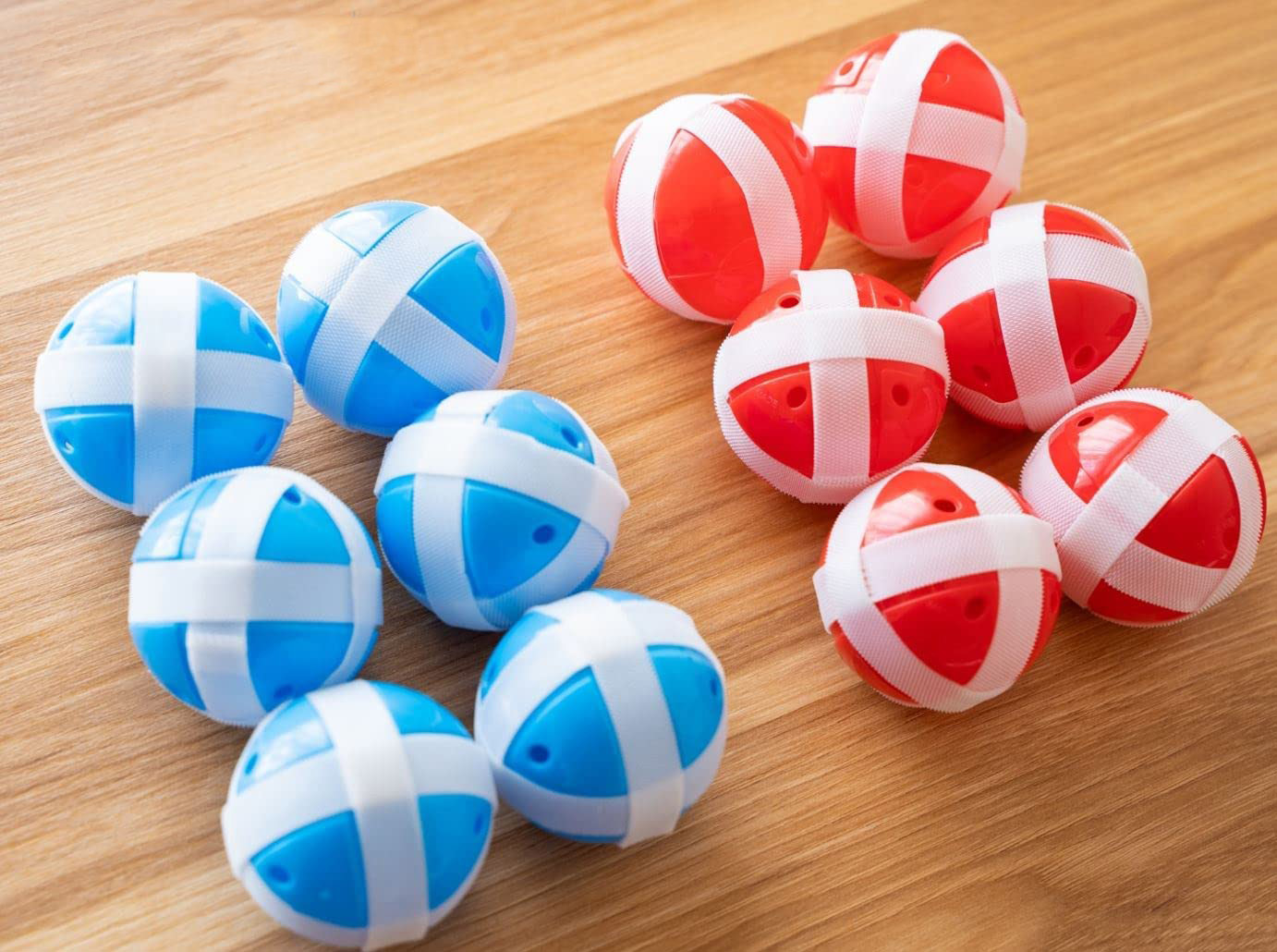 市場 ダーツボード 子ども 投げボールx8個 ダーツセット 家庭用 キッズダーツボード 粘着ボール 子供用 キャッチボール