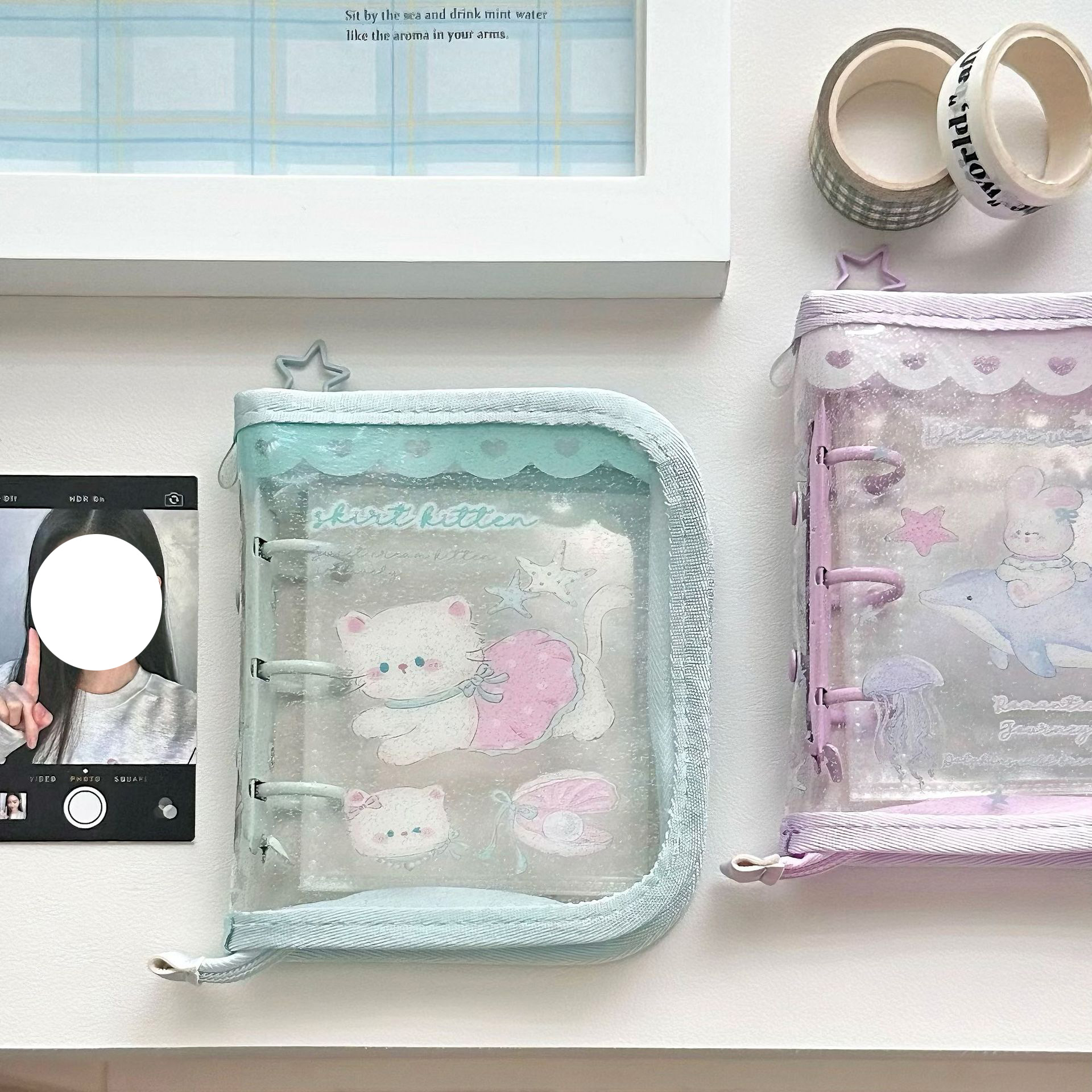 楽天市場】シール帳 透明クリア バインダー 3穴 A8 はがせる 女の子用 手帳 シール台紙 コラージュノート シールバインダー コンパクト  カスタマイズ手帳 トレカ収納ファイル 推し活 オタ活グッズ PVC製 手のひらサイズ かわいいデザイン : Buona vista