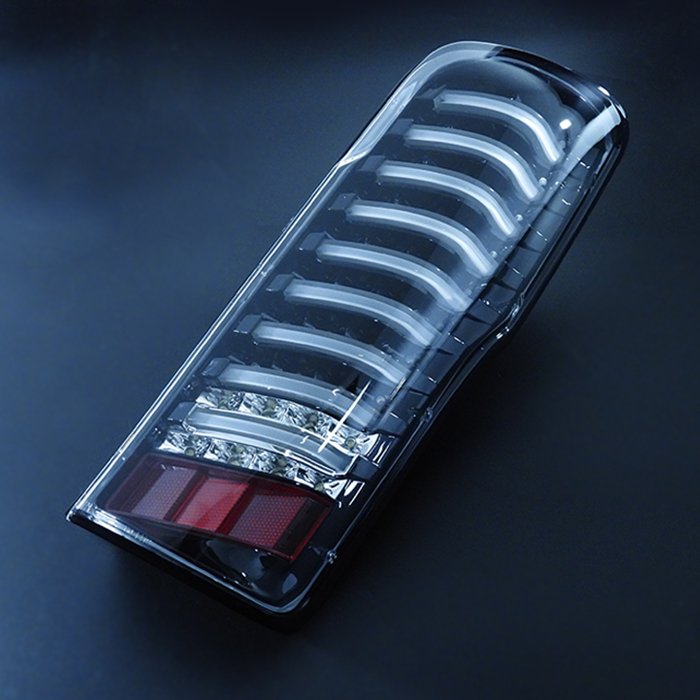 日産NV350キャラバン前期E26フルLEDフルファイバーテールランプ左右セットクリア×ブラック外装ライトカスタムパーツE261型