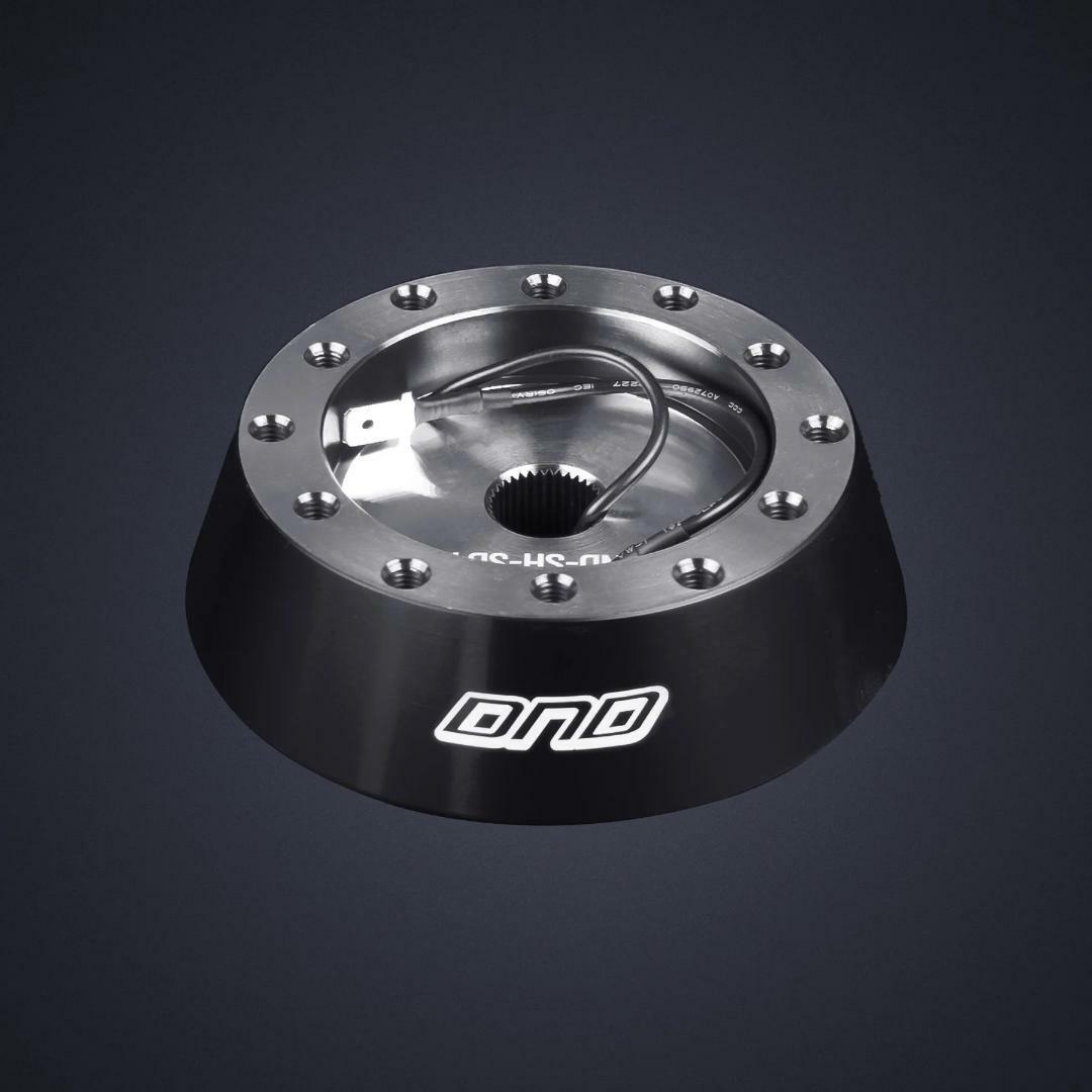 DND　ショート　ステアリングボス　BMW　E36　M3　ガンメタ　ハンドルボス E46 ステアリングボス DND ショート ステアリングボス レッド BMW E46