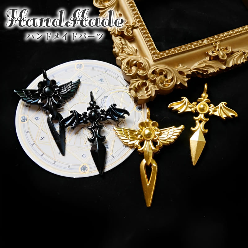 水色羽根と十字架のチャーム 水色羽根と十字架のチャーム