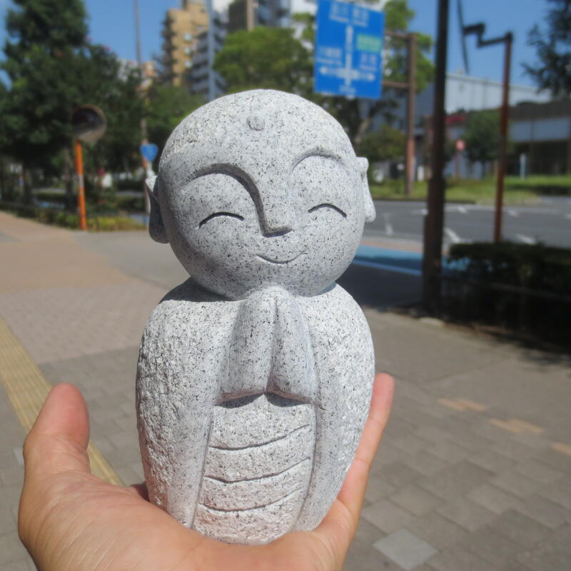 おじぞうさん おじぞうさま かわいい 癒しのお地蔵さん 置物 地蔵菩薩 仏像 彫刻品 みかげ石 GZ43-15-B 送料無料！