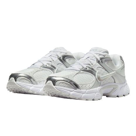 ナイキ（NIKE）（レディース）スニーカー スポーツシューズ V5 RNR HQ7901-112