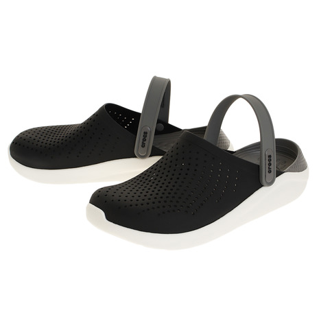 クロックス（crocs）　サンダル　ぺたんこ　クロッグ　ライトライド　（メンズ、レディース）　BkSmok　204592-05M　ブラック　黒