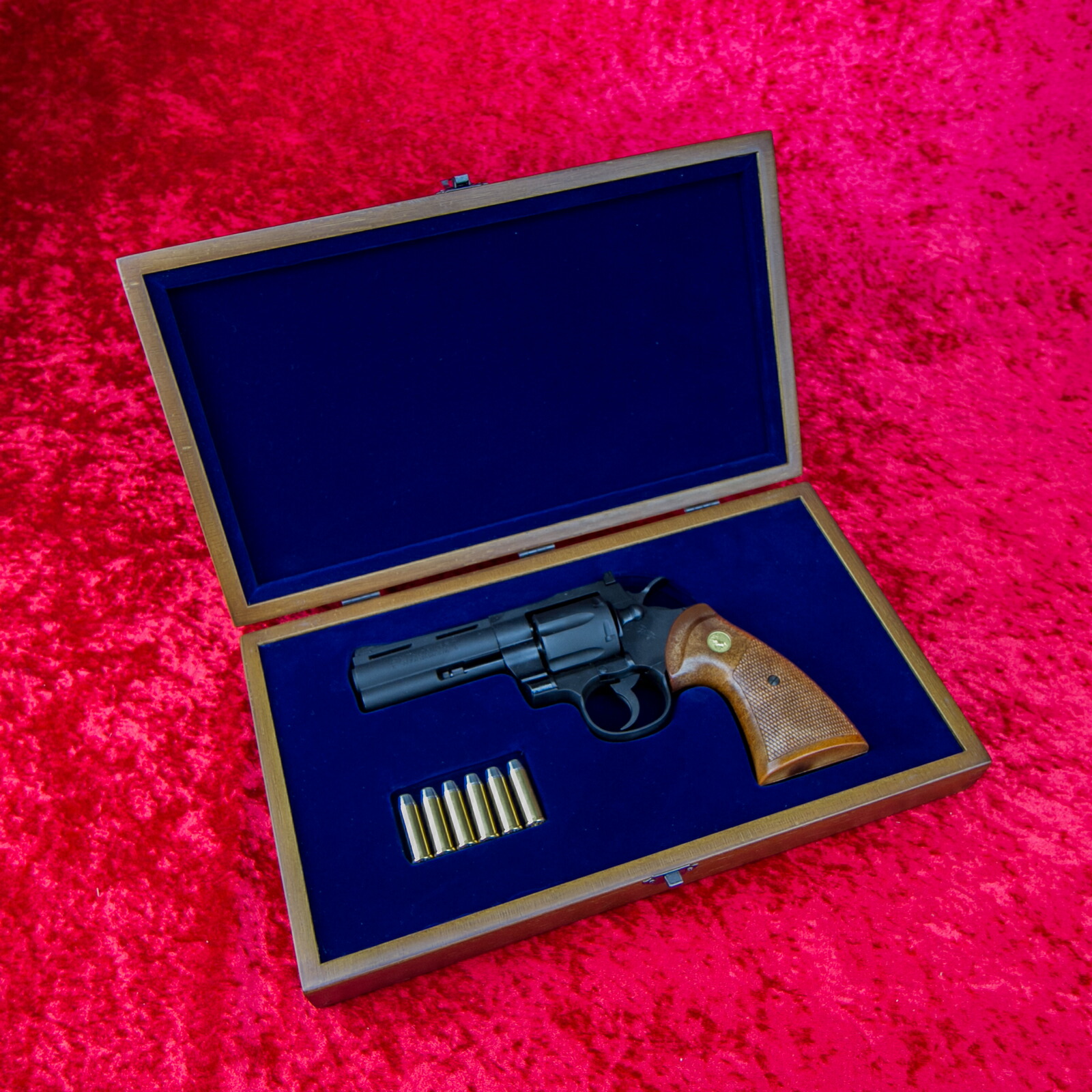 【C-Sruface】　COLT PYTHON コルト パイソン 用 GUNケース 高級 木製化粧箱 コレクションボックス 【Surface Co., Ltd,】