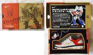 【中古】おもちゃ コンボイ feat. NIKE FREE 7.0(レッド) 「トランスフォーマー スポーツレーベル」画像