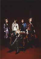 楽天市場 中古 生写真 男性 ヴィジュアル系ロックバンド The Gazette The Gazette 集合 5人 全身 椅子座り 背景黒 Cd Red 特典 ネットショップ駿河屋 楽天市場店