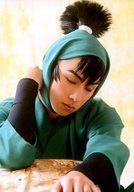 楽天市場 中古 生写真 男性 俳優 小野一貴 食満留三郎 バストアップ 衣装緑 右手上げ 両目閉じ 背景黄色 キャラクターショット ミュージカル 忍たま乱太郎 第六弾 凶悪なる幻影 生写真 ネットショップ駿河屋 楽天市場店