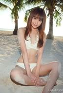 楽天市場 中古 生写真 女性 グラビアアイドル 浜田翔子 全身 座り あぐら 水着白 両手足首 ヤシの木 砂浜 海 ポストカードサイズ 公式生写真 ネットショップ駿河屋 楽天市場店