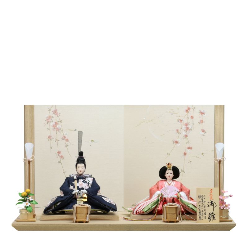 送料無料 東玉　雛人形　草木染親王飾り　木製平台飾り　【凪桜】 〈モダン お雛様 お雛さま おひな様 おひなさま お雛飾り お内裏様 雛祭り 三月三日 初節句 初節供 桃の節句 衣裳着人形 二人飾り 2人飾り 殿姫飾り〉