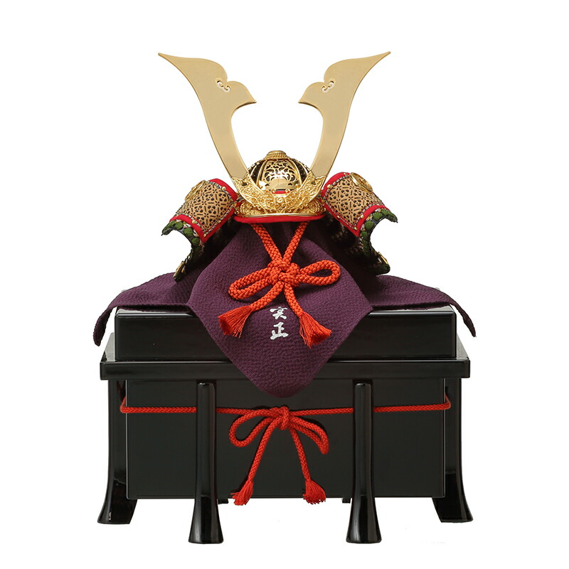 送料無料　 【兜単品・櫃付き】　東玉監製　別所実正作　五月人形　6号兜　木製平台飾り　【新総唐草】 〈モダン 5月人形出し飾り かぶとかざり 兜平飾り 甲冑飾り 兜セット お節句飾り 端午の節句 初節句祝い 子供の日 五月五日 5月5日記念日 通販〉