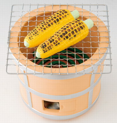 夏ものがたり　陶器製　七輪蚊遣器　陶器蚊取り線香入れ　蚊取り線香置き　渦巻型の蚊取り線香を中に入れてご使用いただけます！　焼きとうもろこし　蚊やり器　置物　蚊取り線香入れ　蚊取線香入　焼きトウモロコシ　入物　入れ物　通販〉　玉蜀黍　〈蚊遣り器