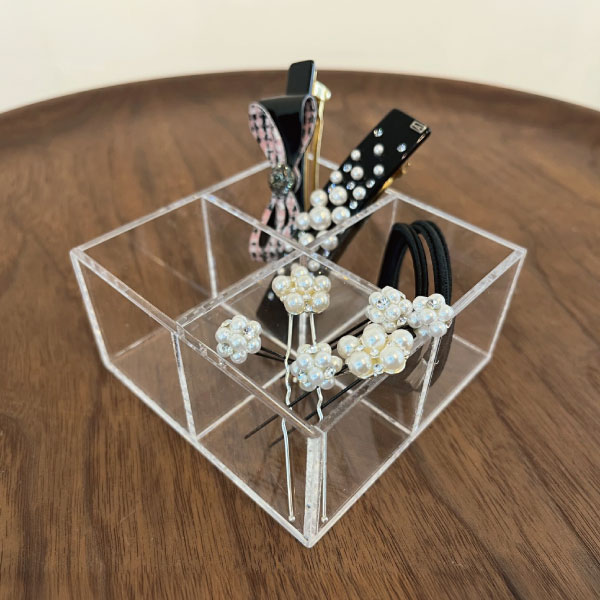 楽天市場】アクリル 小物入れ 4マス 透明 W100xD100xH50 スタンド