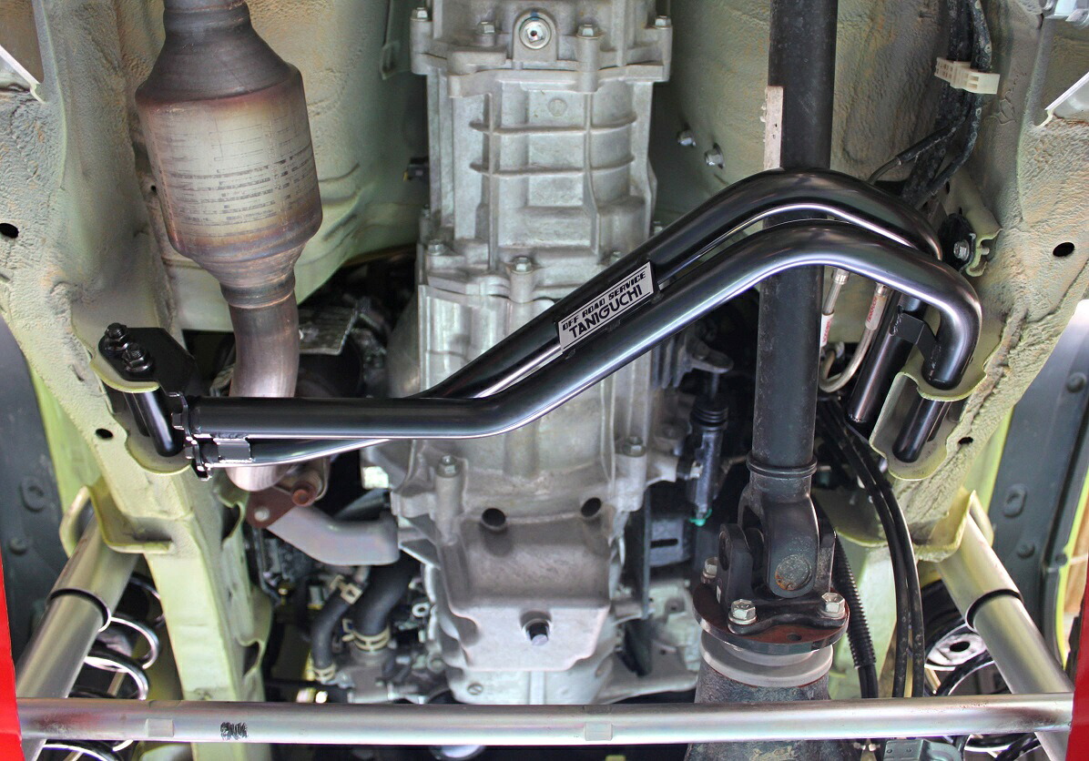 【スズキジムニーパーツ】タニグチ製スズキジムニーJB64W・74WSOLVEクロスメンバー　JB64W・74W定価￥29700　税込｜スージースポーツオート店