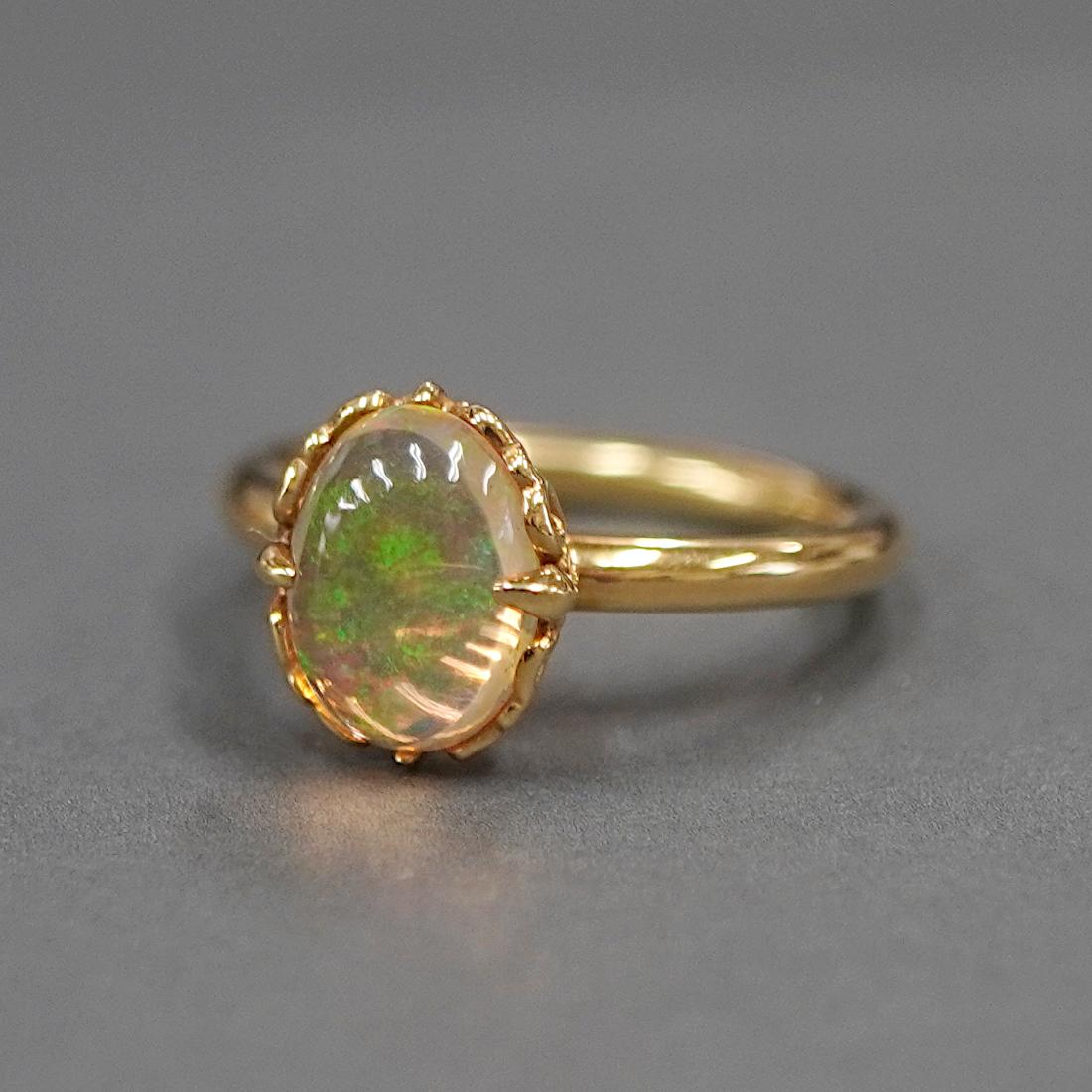 ◆1点限定◆サイズ直し無料【K18YG】 【1.37ct】メキシコオパールリング（唐草透かし）オパール 指輪 シンプルリング レディース オーバル イエローゴールド 18金 18K 一粒リング ラウンド 丸線リング｜SwallowTail Jewelry