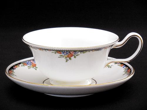 ウエッジウッド Wedgwood 紅茶優勝杯  オズボーン 壺目じるし 優勝杯＆平円盤 ピオニー 廃盤品