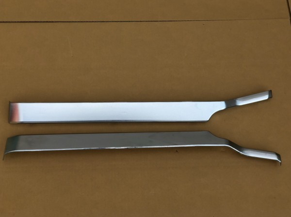 【Ｕ-4】 新品：日産 UD クオン メッキ バンパー エンドカバー 左右セット