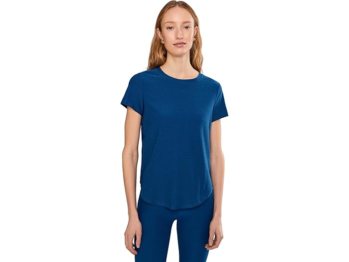 (取寄) ビヨンドヨガ レディース フェザーウェイト オン ザ ダウン ロウ ティー Beyond Yoga women Featherweight On The Down Low Tee Marine Blue Heather