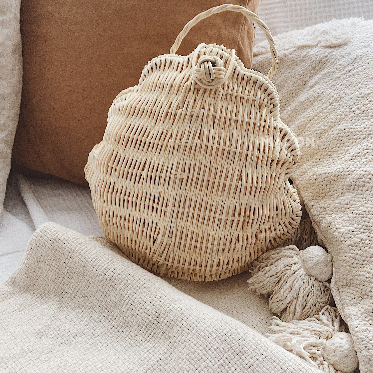 Macon ラタン スカラップシェルバッグ 貝殻 シェル型 カフェインテリア 韓国雑貨 Handmade Rattan Scallop Shell Bag 品質が完璧