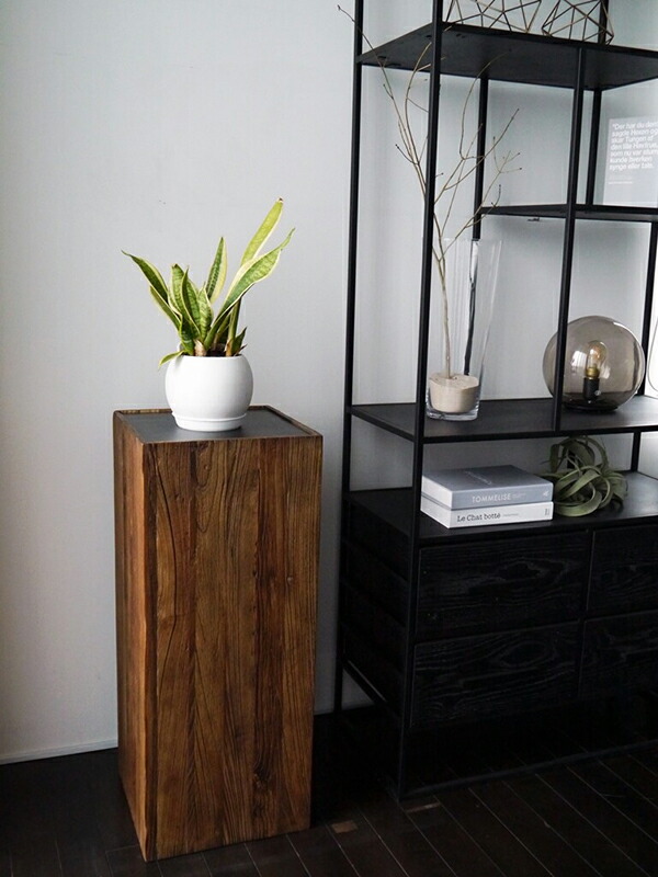 スタンド 寝室 花を飾る 植物を飾る アートを飾るなど 空間に高さと雰囲気を作り出すシンプルな花台 プランター台 花台 玄関 飾り棚 高級感 飾り棚 プランター台 木製 木製 サイドテーブル サイドテーブル スタンド 花台 プランター台 玄関 リビング 寝室 サージュ